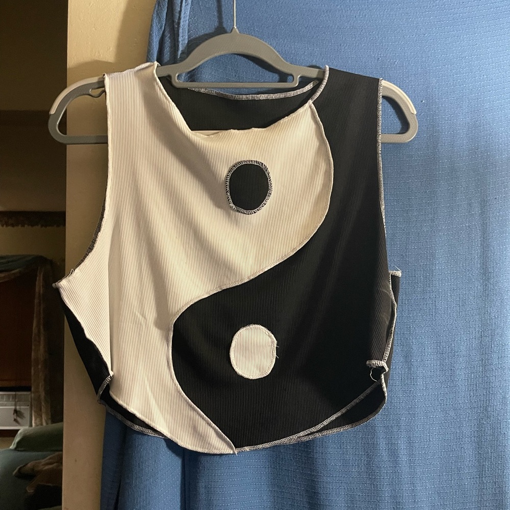 SHEIN Ying Yang cropped top